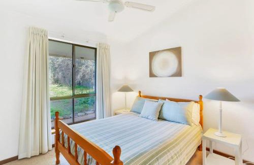 Hayborough House | Beachfront 3 Seagull: Ocean View & Family-Friendly Stay