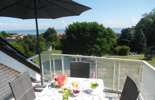 Sierksdorf Apartment | Inviting Oceanfront Retreat at Guesthouse Vogelsang