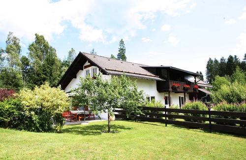 Zwiesel Apartment | Exceptional 3-Star Apartment with Ocean Views and Pool