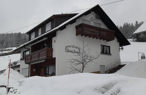 Fischbach Apartment | Ideal 3-Star Apartment Retreat with Pool and Ocean Views