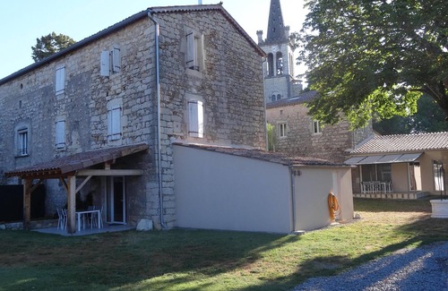Casteljau Apartment | Cozy 3-Star Gîte in Southern Ardèche for Family Getaways