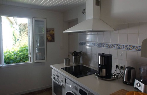 Porcheres House | Relaxing Gîte with Pool and Ocean Views at La Petite Gironde