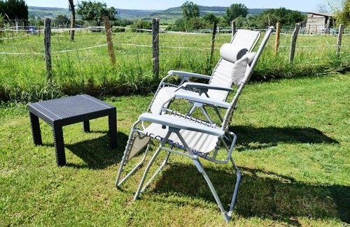 Corpeau House | Guest Rated: 10/10 Pommard Gîte with Pool & Lake View