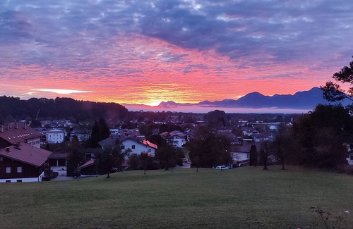 Prien am Chiemsee Apartment | Cozy 3-Star Hochfelln Apartment with Balcony & Kitchen