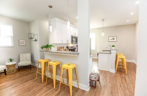Norfolk House | Guest Rated 9.6: Jungalow Themed House with Unique Amenities