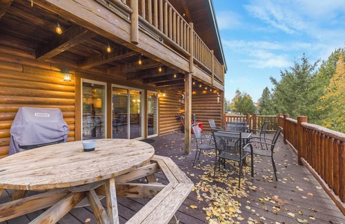 Island Park Cabin | 3-Story Cabin:A/C, Hot Tub, Foosball Table, Fire Pit, Perfect for YS Adventures!