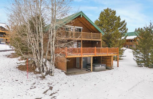 Island Park Cabin | 3-Story Cabin:A/C, Hot Tub, Foosball Table, Fire Pit, Perfect for YS Adventures!