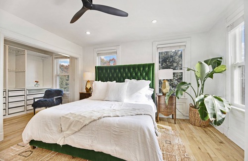 Ampere House | Modern Comfort with Ocean View & Spa Near EWR Airport