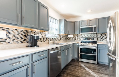 Dayton House | Riverfront Oasis: Family-Friendly & Guest Rated 9.8/10
