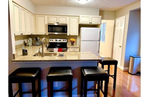 Herndon House | Prime 3-Story SF Home with Pool & Pet-Friendly Amenities