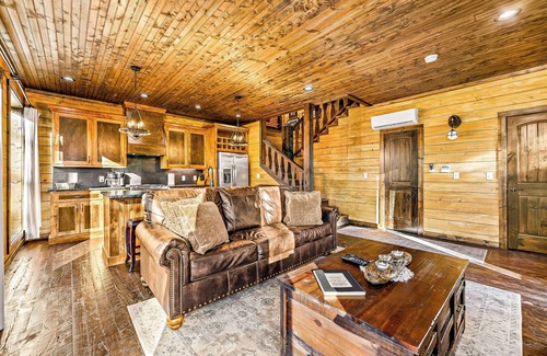 Broken Bow Cabin | Unique Treehouse with Views and Pool Table - Guest Rated 9.8