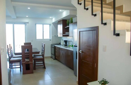 Granada House | 3-Story Villa | Private Pool & Mountain View