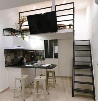 Saint-Denis Apartment | Cozy Studios Surrounding a Charming Communal Patio