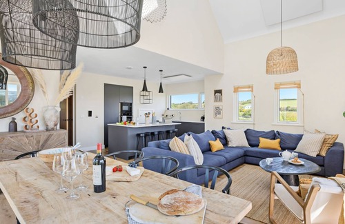 North Buckland House | Experience 3 The Vista: Ecohome with Hot Tub & Pool