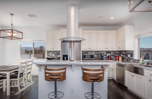 Yucca Valley House | Experience 3 TREE VILLA with Pet-Friendly Amenities & EV Charging