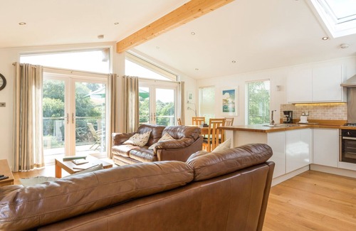 Looe Cottage | Pet-Friendly 3 Valley View: Cozy Cottage in Lanreath
