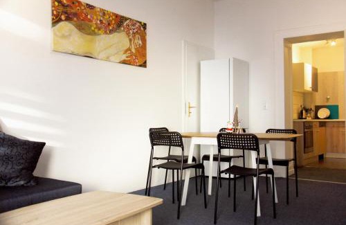 Wedding Apartment | Comfortable 3-Room Apartment Near Leopoldplatz for Families