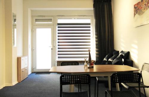 Wedding Apartment | Comfortable 3-Room Apartment Near Leopoldplatz for Families