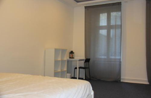 Wedding Apartment | Comfortable 3-Room Apartment Near Leopoldplatz for Families