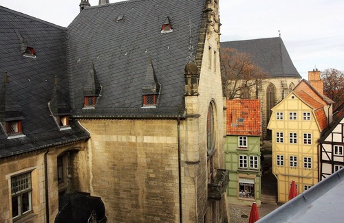 Quedlinburg Condo | Central 3-Room Apartment at Rathaus - Pet Friendly Stay