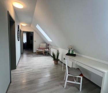 Kirchhain Apartment | Cozy 3-Room Monteurewohnung in Kirchhain for Families