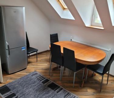 Goßnitz Apartment | Family-Friendly 3-Room Apartment with Pool & Restaurant