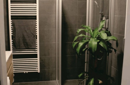 Oberer Schlossgarten Apartment | Convenient 3-Room Apartment with Wifi in Stuttgart