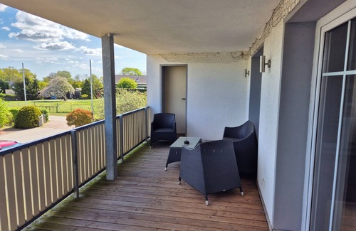 Stolpe Apartment | Spacious 3-Bedroom Apartment with Pool and Pet-Friendly Amenities