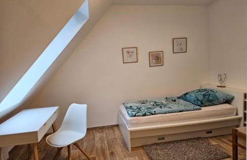 Wolfsburg Apartment | Child-Friendly 3 Zimmerwohnung am Neuer Teich - Guest Rated 9.4