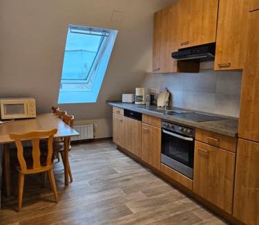 Wolfsburg Apartment | Child-Friendly 3 Zimmerwohnung am Neuer Teich - Guest Rated 9.4