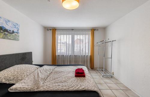 Reutlingen Apartment | Central 3-Room Apartment - Pet Friendly & Family-Oriented