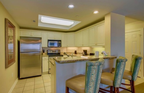 Arcadian Shores Condo | Ideal 27 Condos at Royale Palms for Reunions & Outings