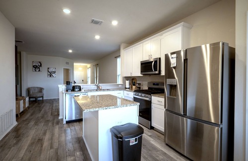 Buda House | 30+Day Furnished Staycation 20 Min. From Downtown Austin~Office~Pets~LazyRiver