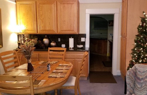 Downtown Klamath Falls House | Experience Downtown Comfort at SmartHouse with Hot Tub & BBQ