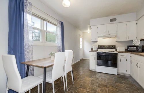 Independence House | Inviting 2b1b Retreat Steps from Downtown Independence MO