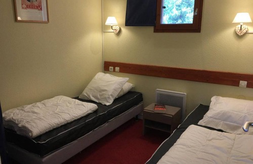 Arc-1800 Apartment | Cozy 1-Bedroom Apartment for Families and Pets