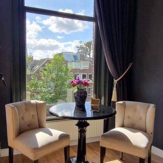 Jordaan Bed & Breakfast | Delightful Bed and Breakfast for Two with Kitchen Access