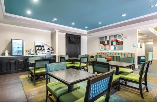 LaGrange Hotel | Elegant 5-Star Hotel with Pool and Spa for Your Getaway