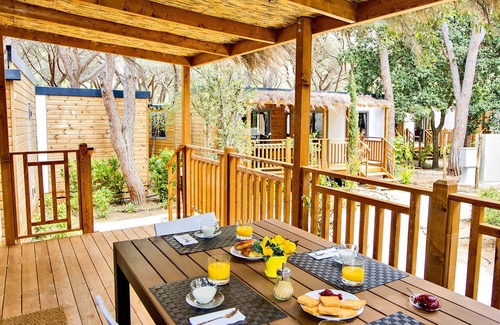 Roccamare House | Cozy 2-Bedroom House with Kitchen for Up to 6 Guests