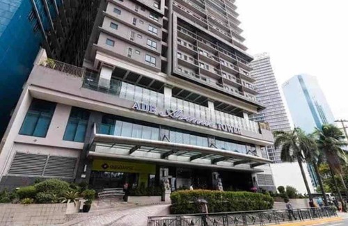 Ortigas Center House | Cozy 5-Star Retreat with Pool for Up to 3 Guests