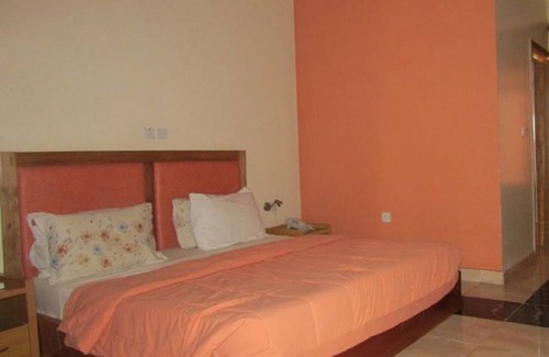 Asaba Resort | Cozy Private Room with Pool and Lake View for Two Guests