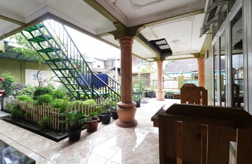Binjai Apartment | Cozy 30 m² Apartment with Restaurant for 3 Guests
