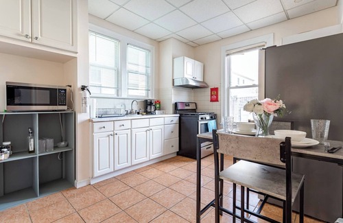 Hackensack River Waterfront Bed & Breakfast | 30-Min to NYC: 2BR Apt, Pets Welcome