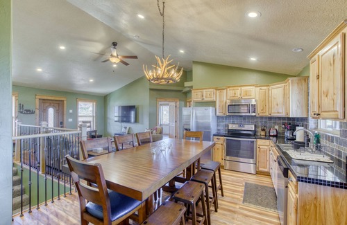 Kanab Cabin | Explore Nature from Two Cabins Near Zion & Bryce Canyon