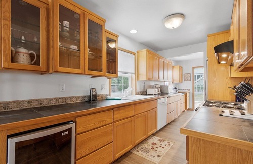 Ocean Park House | Cozy Beach Retreat: Pet-Friendly with Play Area & Ocean Views