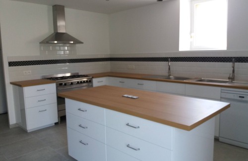 Surzur Cottage | Ideal Farmhouse Retreat for Groups on Rhuys Peninsula