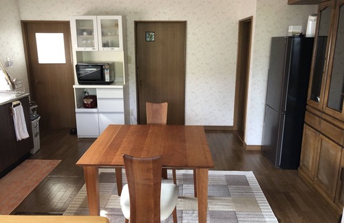Toyokoro Apartment | Convenient Quadruple Room with Kitchen Near the Station