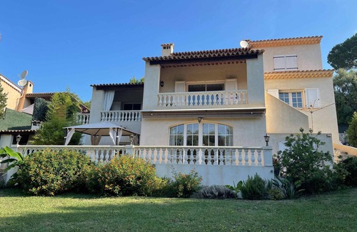 Vence Apartment | Cozy Garden-Level Studio with Ocean View & Terrace