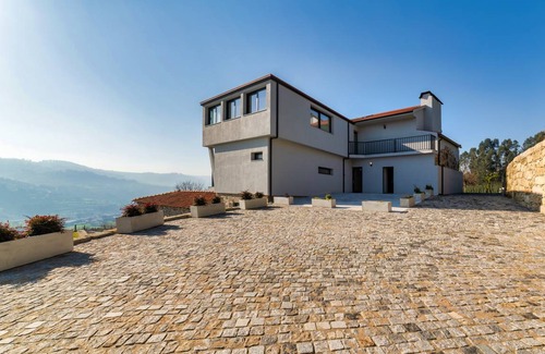 Fareja House | 300 m² House ∙ 5 bedrooms ∙ 10 guests