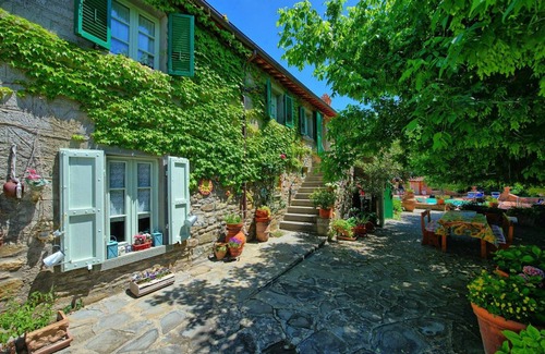 San Pietro a Cegliolo Villa | Spacious 7-Bedroom Villa with Private Pool for Families